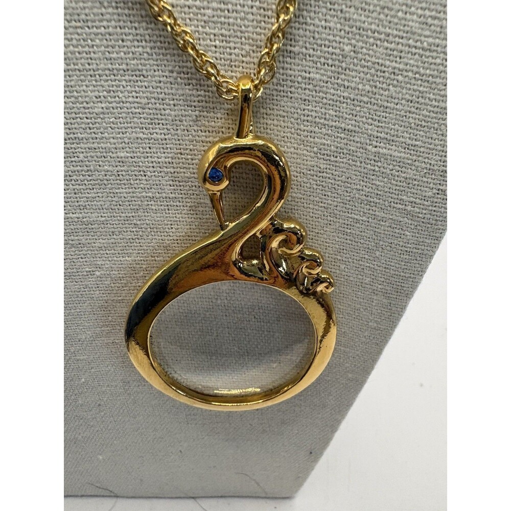 Avon Gold Tone Blue Eye Swan Bird Magnifying Glass 32" Necklace Jewelry Vintage - Picture 2 of 6
